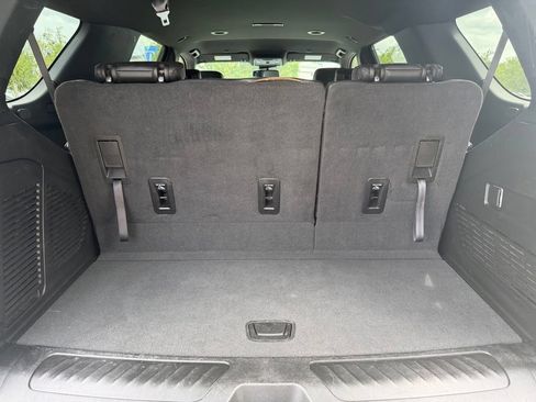 Used 2024 Chevrolet Tahoe LT RWD image 7