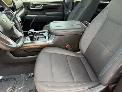 Used 2025 Chevrolet Silverado 1500 LT w/ LPO, Dark Essentials Package AWD/4WD image 12