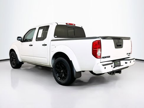 Used 2021 Nissan Frontier SV w/ Midnight Edition Floor Mats image 5