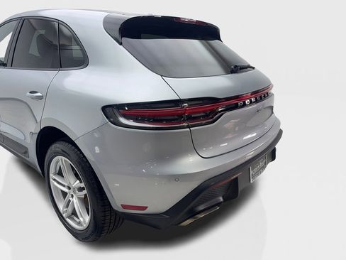 Used 2022 Porsche Macan AWD/4WD image 19