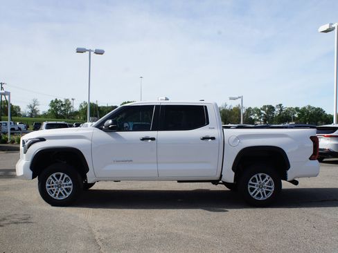 Used 2026 Toyota Tundra SR5 w/ SR5 Convenience Package image 11
