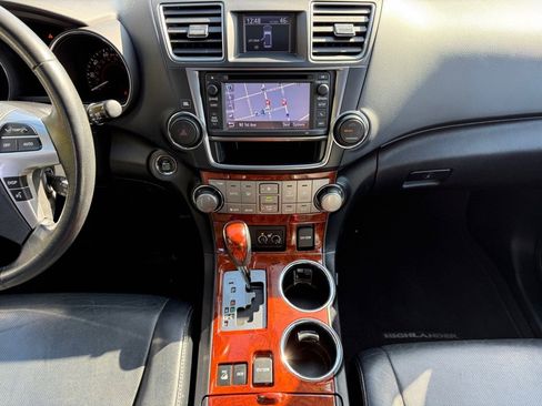 Used 2013 Toyota Highlander Limited image 20