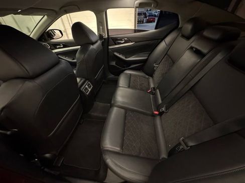 Used 2017 Nissan Maxima SR image 28
