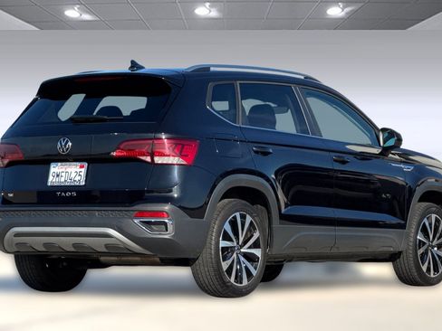 Used 2024 Volkswagen Taos SE image 3