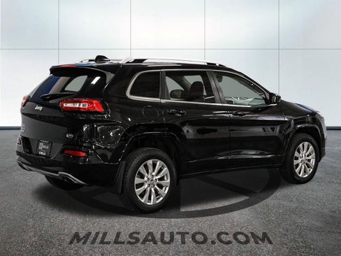 Used 2017 Jeep Cherokee Overland AWD/4WD image 8