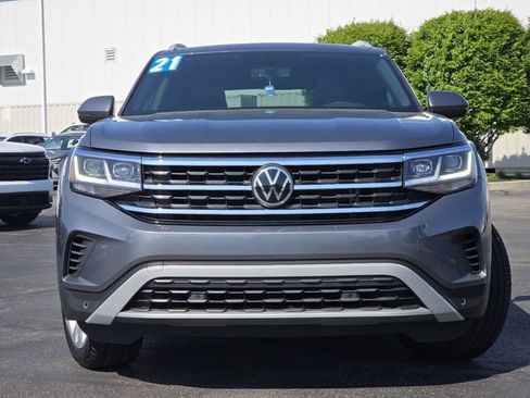 Used 2021 Volkswagen Atlas Cross Sport SE FWD image 17