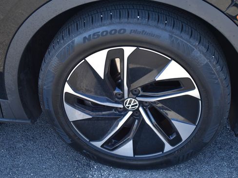 Used 2022 Volkswagen ID.4 Pro image 11