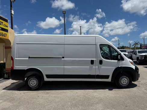 Used 2025 RAM ProMaster 2500 w/ Convenience Group FWD image 6