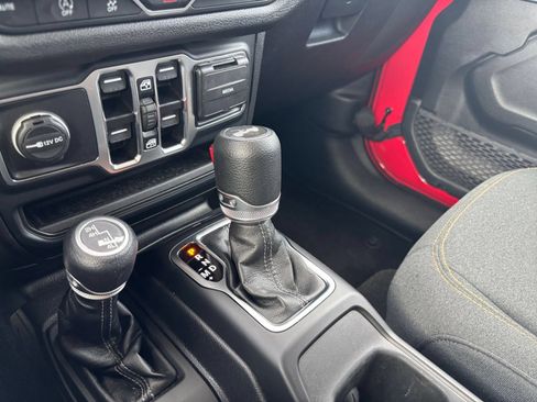 Used 2025 Jeep Wrangler Unlimited Sport AWD/4WD image 38