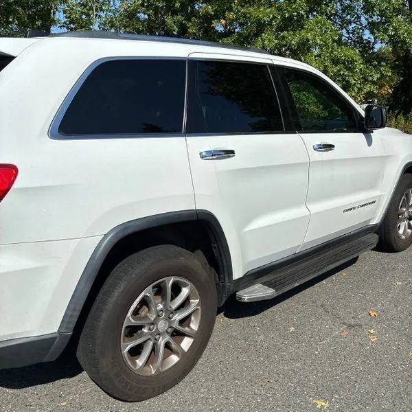 Used 2016 Jeep Grand Cherokee Limited AWD/4WD image 9