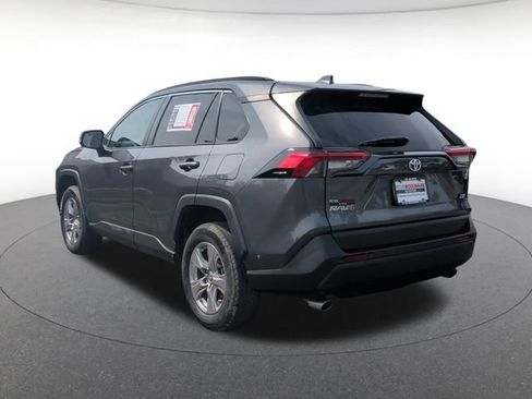 Used 2022 Toyota RAV4 XLE FWD image 3