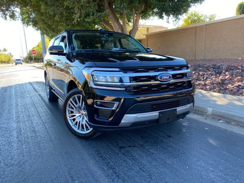 Used 2024 Ford Expedition Limited image 2