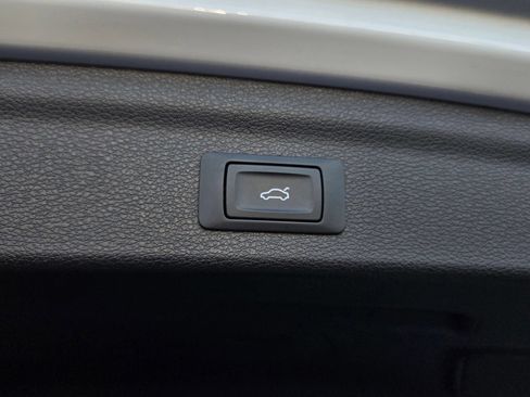 Used 2025 Audi Q3 2.0T Premium AWD/4WD image 24