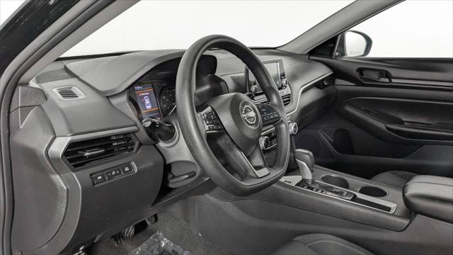 Used 2024 Nissan Altima 2.5 S FWD image 24