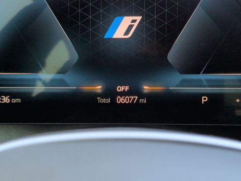 Used 2026 BMW i5 eDrive40 w/ Premium Package RWD image 16