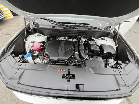 Used 2025 Hyundai Santa Fe SEL AWD/4WD image 35