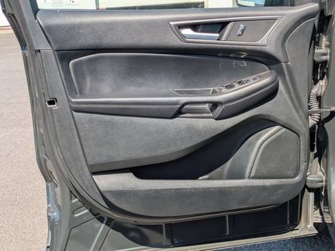 Used 2023 Ford Edge SE w/ Black Appearance Package AWD/4WD image 6