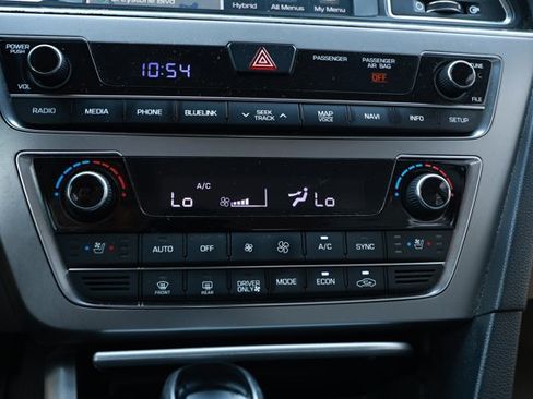 Used 2017 Hyundai Sonata Limited w/ Ultimate Package 02 FWD image 19