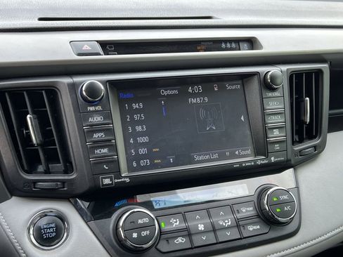 Used 2017 Toyota RAV4 Platinum image 16