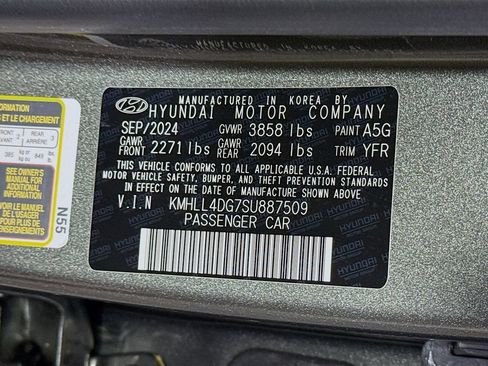 Certified 2025 Hyundai Elantra SE FWD image 34