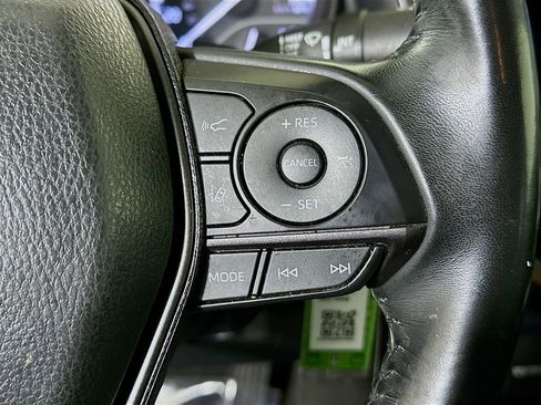 Used 2023 Toyota Camry SE image 18