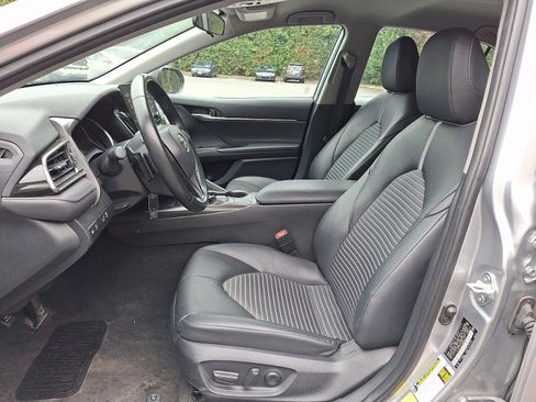Used 2024 Toyota Camry SE FWD image 13