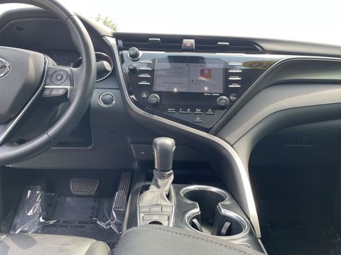 Used 2020 Toyota Camry XSE FWD image 26
