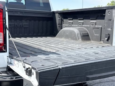 Used 2025 GMC Sierra 1500 SLT w/ SLT Premium Plus Package AWD/4WD image 10