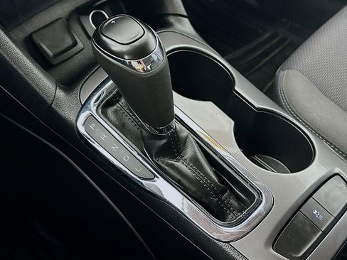 Used 2018 Chevrolet Cruze LT w/ Convenience Package image 23