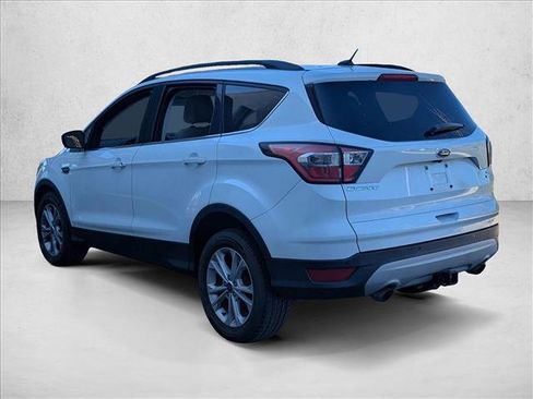 Used 2017 Ford Escape SE w/ Equipment Group 201A image 3