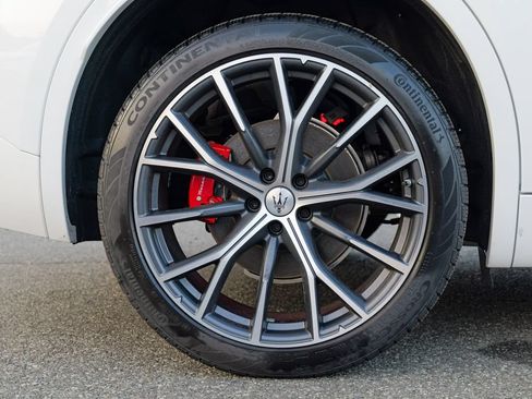 Used 2025 Maserati Grecale GT AWD/4WD image 13