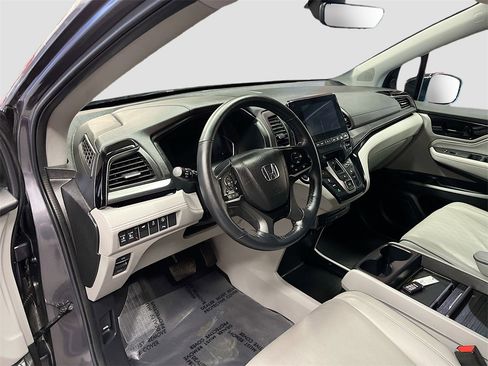 Used 2024 Honda Odyssey Elite image 9