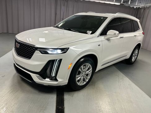 Used 2023 Cadillac XT6 Luxury image 3