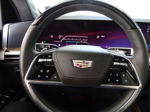 Used 2025 Cadillac Escalade ESV Sport Platinum w/ LPO, ONYX Package AWD/4WD image 7