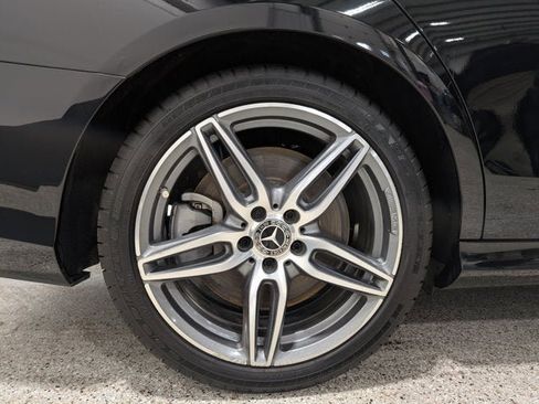 Used 2018 Mercedes-Benz E 400 4MATIC Sedan image 11