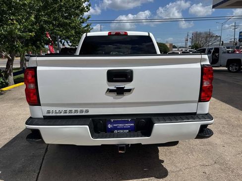 Used 2018 Chevrolet Silverado 1500 Custom w/ Custom Value Package RWD image 8