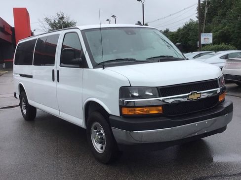 Used 2024 Chevrolet Express 3500 LT w/ LT Preferred Equipment Group RWD image 1