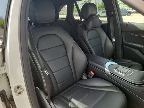 Used 2021 Mercedes-Benz GLC 300 4MATIC image 19