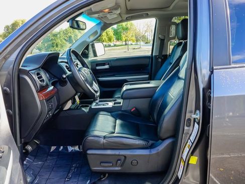 Used 2014 Toyota Tundra Limited w/ Limited Premium Package image 15