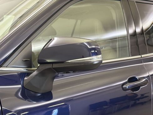 Used 2021 Toyota Highlander Limited FWD image 33