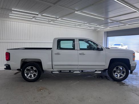 Used 2015 Chevrolet Silverado 1500 W/T RWD image 4