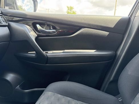 Used 2020 Nissan Rogue Sport SV AWD/4WD image 29