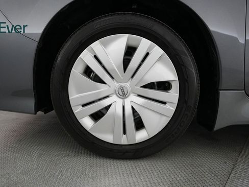 Used 2025 Nissan Leaf S image 19