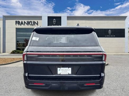 New 2026 Lincoln Navigator Reserve w/ Jet Appearance Package AWD/4WD image 6