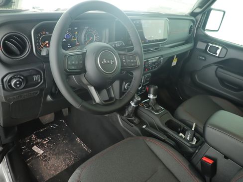 New 2025 Jeep Gladiator Rubicon w/ Safety Group image 13