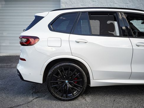 Used 2022 BMW X5 xDrive40i w/ M Sport Package AWD/4WD image 15