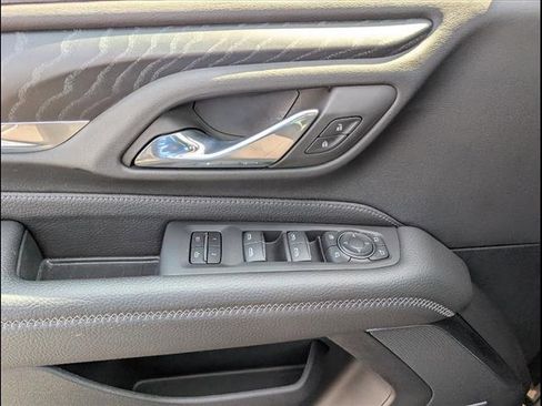 Used 2024 GMC Yukon XL Denali image 15