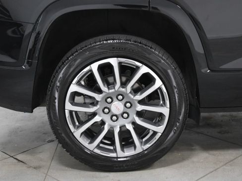 Used 2021 GMC Acadia Denali w/ Denali Technology Package FWD image 12
