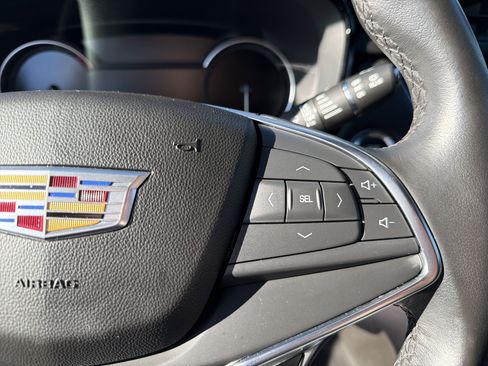 Used 2023 Cadillac XT5 Luxury image 16