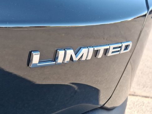 Certified 2021 Jeep Renegade Limited image 32